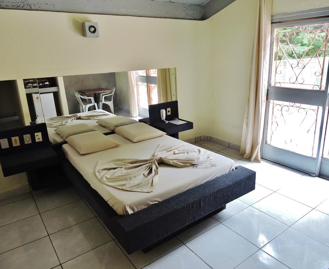 Hotel Comodoro De Livramento Santana do Livramento Bagian luar foto
